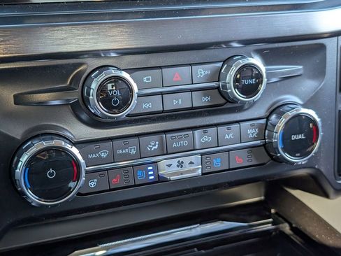 New 2026 Ford F250 Lariat w/ Black Appearance Package image 58