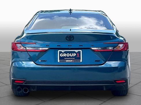 Used 2025 Toyota Camry SE w/ Convenience Package FWD image 5