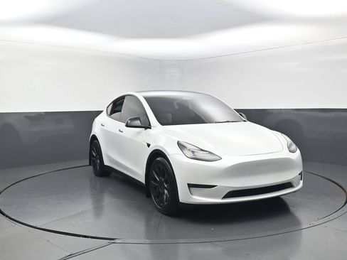 Used 2021 Tesla Model Y Long Range AWD/4WD image 4