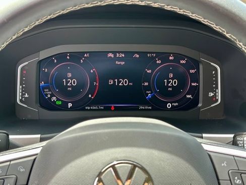 Certified 2023 Volkswagen Atlas SE w/ Panoramic Sunroof Package AWD/4WD image 38
