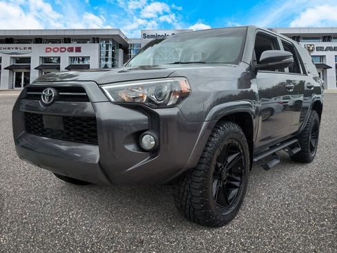 Used 2020 Toyota 4Runner SR5 Premium image 4