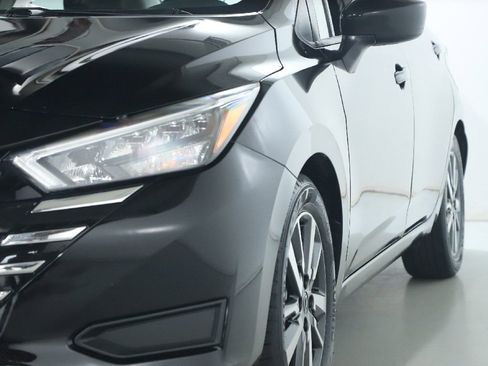 Used 2025 Nissan Versa SV FWD image 4