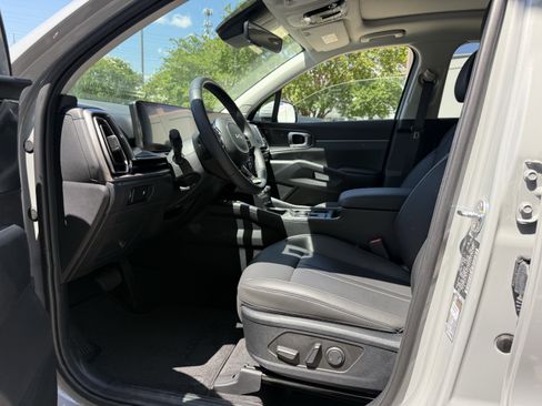 New 2025 Kia Sorento S w/ Panoramic Sunroof Package image 6