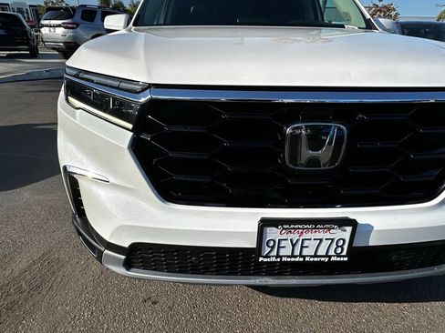 Used 2023 Honda Pilot Touring image 4