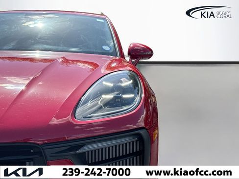 Used 2023 Porsche Macan S AWD/4WD image 9