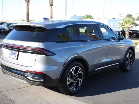 Certified 2025 Lincoln Nautilus Premier AWD/4WD image 6
