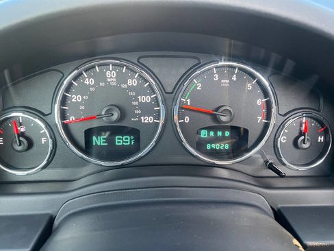 Used 2012 Jeep Liberty Limited Jet w/ Comfort/Convenience Group image 34