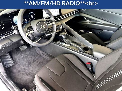 Used 2024 Hyundai Elantra SEL image 16