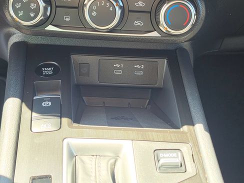 Used 2025 Nissan Kicks SV FWD image 25