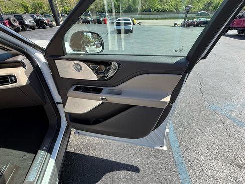 Used 2020 Lincoln Aviator Reserve w/ Equipment Group 202A AWD/4WD image 44
