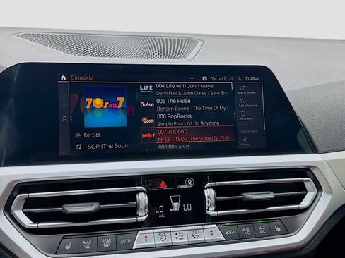 Used 2023 BMW 430i Coupe w/ M Sport Package RWD image 11