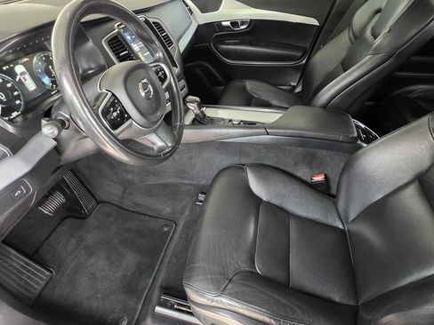 Used 2018 Volvo XC90 T5 Momentum w/ Convenience Package AWD/4WD image 7