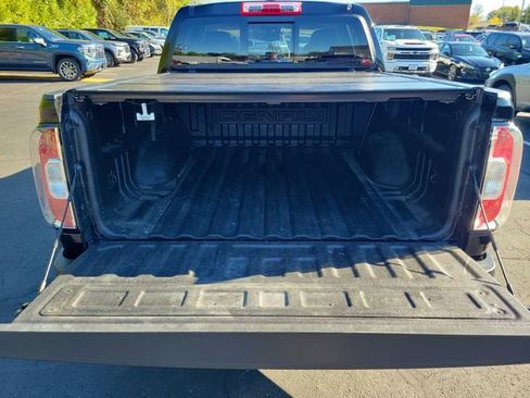 Used 2022 GMC Canyon Denali image 17