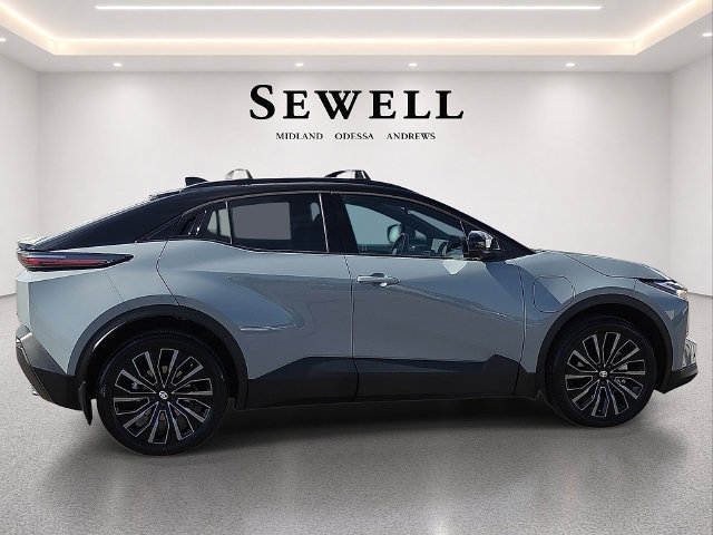 Used 2026 Toyota C-HR AWD/4WD image 5