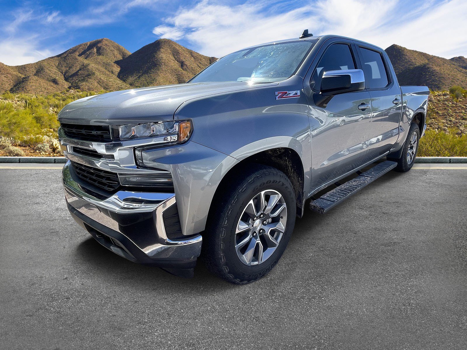 Used 2022 Chevrolet Silverado 1500 LT AWD/4WD image 2