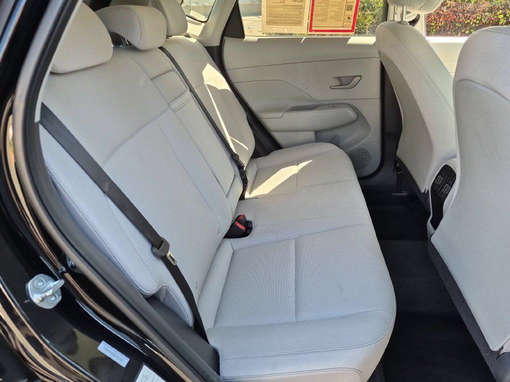 Used 2025 Hyundai Kona SEL FWD image 30