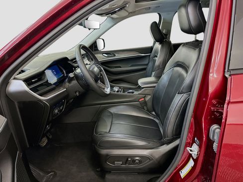 Used 2023 Jeep Grand Cherokee 4WD 4xe w/ Luxury Tech Group II image 13