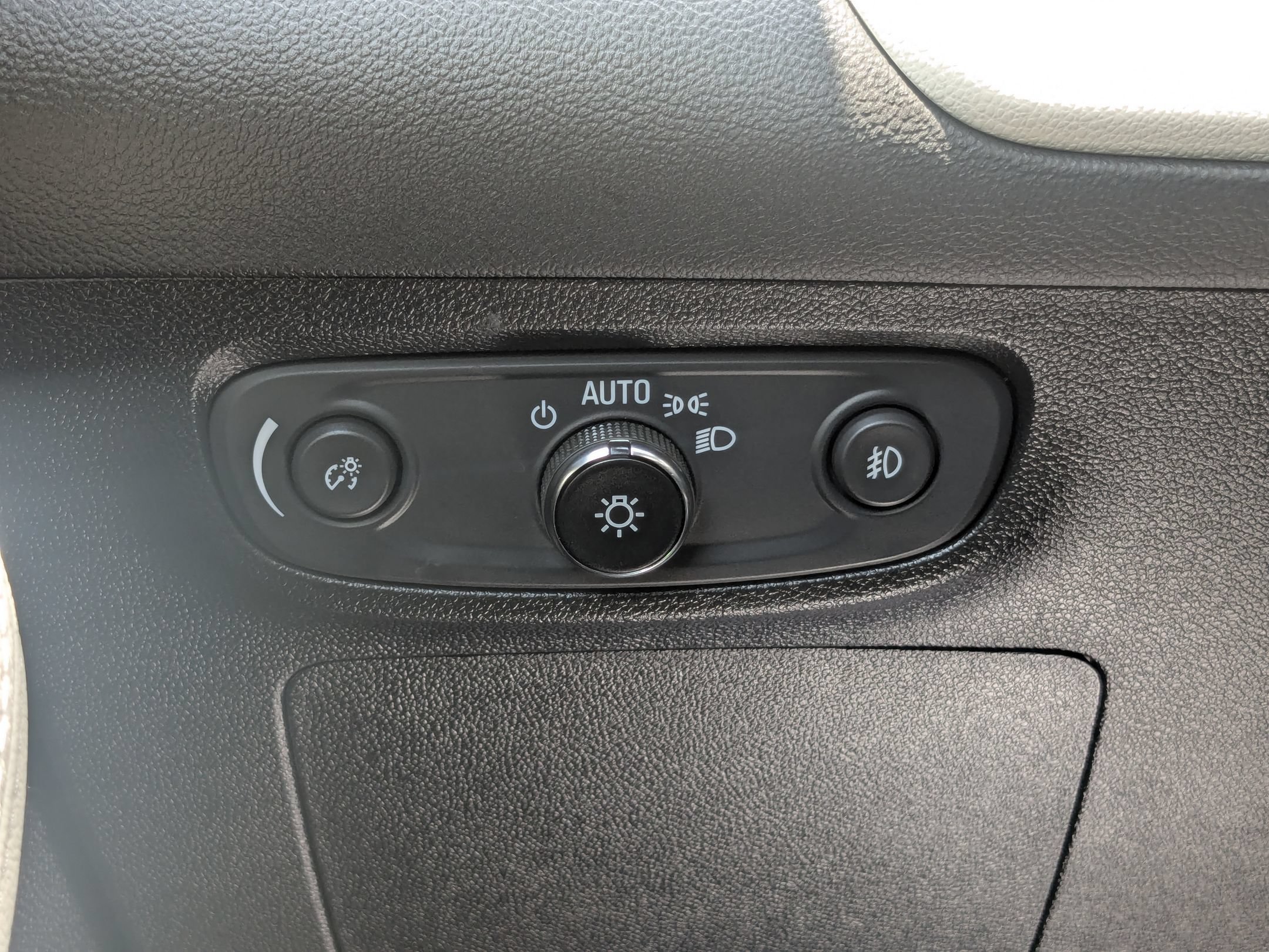 Used 2023 Buick Encore GX Preferred w/ Cold Weather Comfort Package FWD image 19