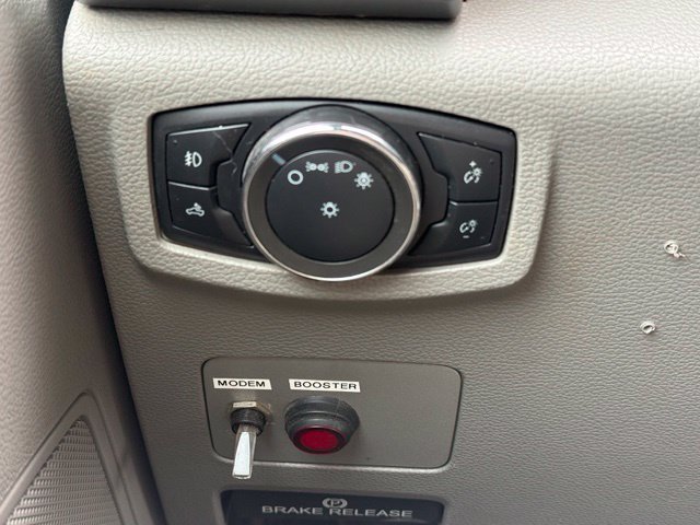 Used 2020 Ford F350 XLT w/ Camper Package AWD/4WD image 23
