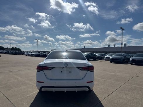 Certified 2024 Nissan Sentra SV FWD image 18