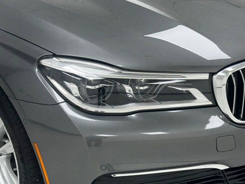 Used 2019 BMW 750i xDrive w/ Executive Package image 33