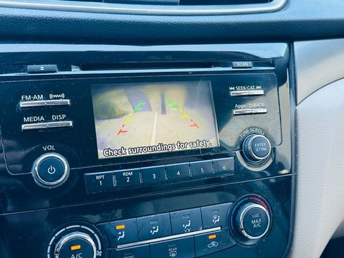 Used 2016 Nissan Rogue S w/ Appearance Package FWD image 24