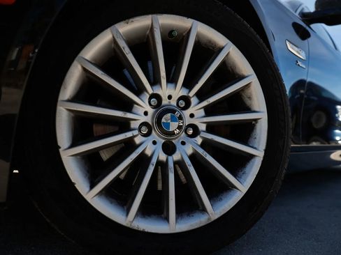 Used 2011 BMW 535i xDrive Sedan image 3