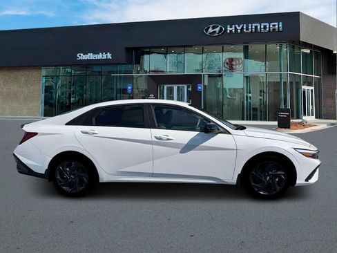 New 2026 Hyundai Elantra Sport image 9