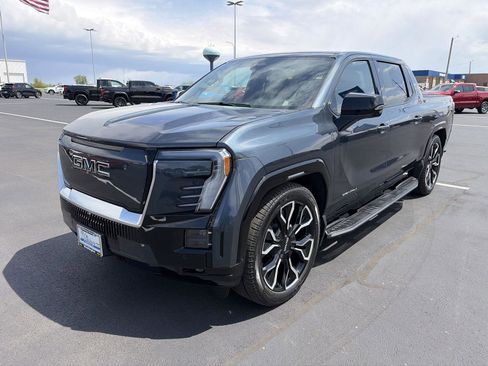 Used 2025 GMC Sierra EV Denali AWD/4WD image 12