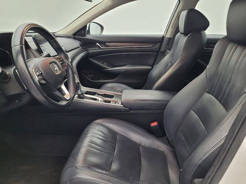 Used 2018 Honda Accord Touring image 17