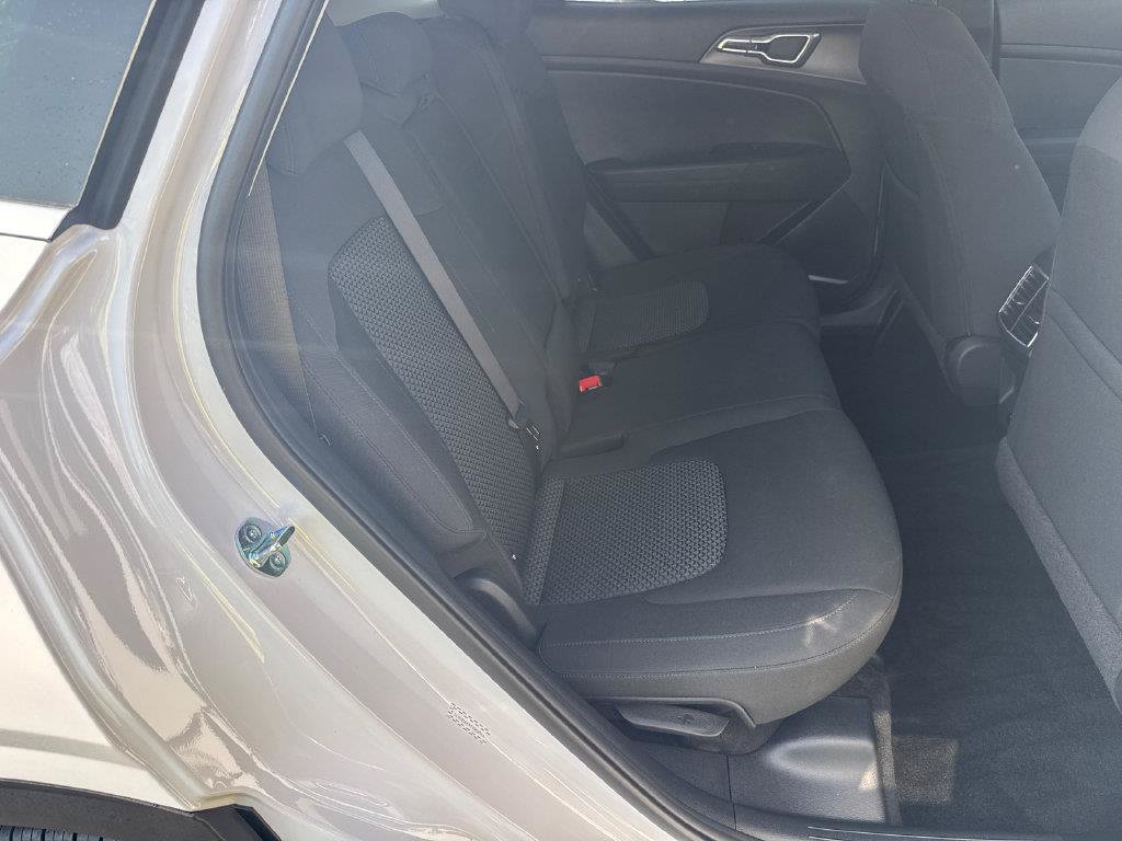 Used 2026 Kia Sportage LX FWD image 15