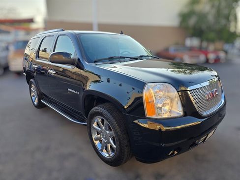 Used 2008 GMC Yukon Denali AWD/4WD image 3