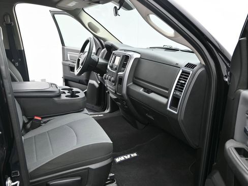 Used 2024 RAM 1500 Classic SLT image 7