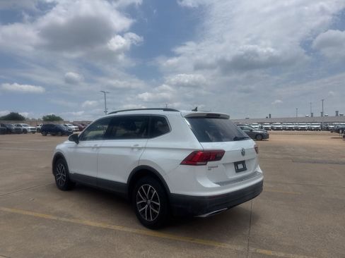 Used 2019 Volkswagen Tiguan SE FWD image 16