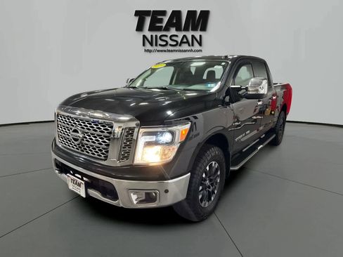 Used 2019 Nissan Titan SL w/ Off-Road Package image 3