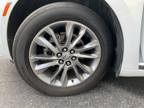 Used 2024 Buick Enclave Avenir w/ Avenir Technology Package FWD image 9
