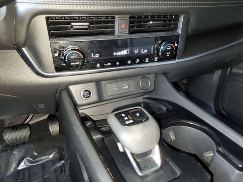 Certified 2023 Nissan Rogue SV w/ SV Premium B Package FWD image 21