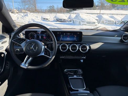 Used 2025 Mercedes-Benz CLA 250 4MATIC image 12