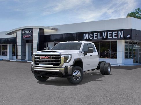 New 2026 GMC Sierra 3500 Pro w/ Convenience Package image 32