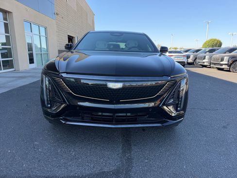 Used 2026 Cadillac Lyriq Premium Sport AWD/4WD image 23