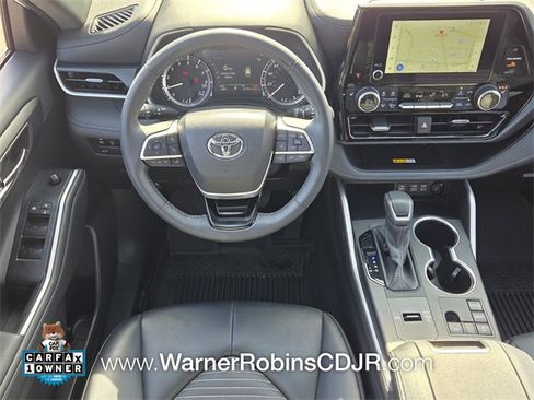 Used 2024 Toyota Highlander XSE image 7