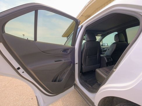 Used 2024 Chevrolet Equinox RS image 28