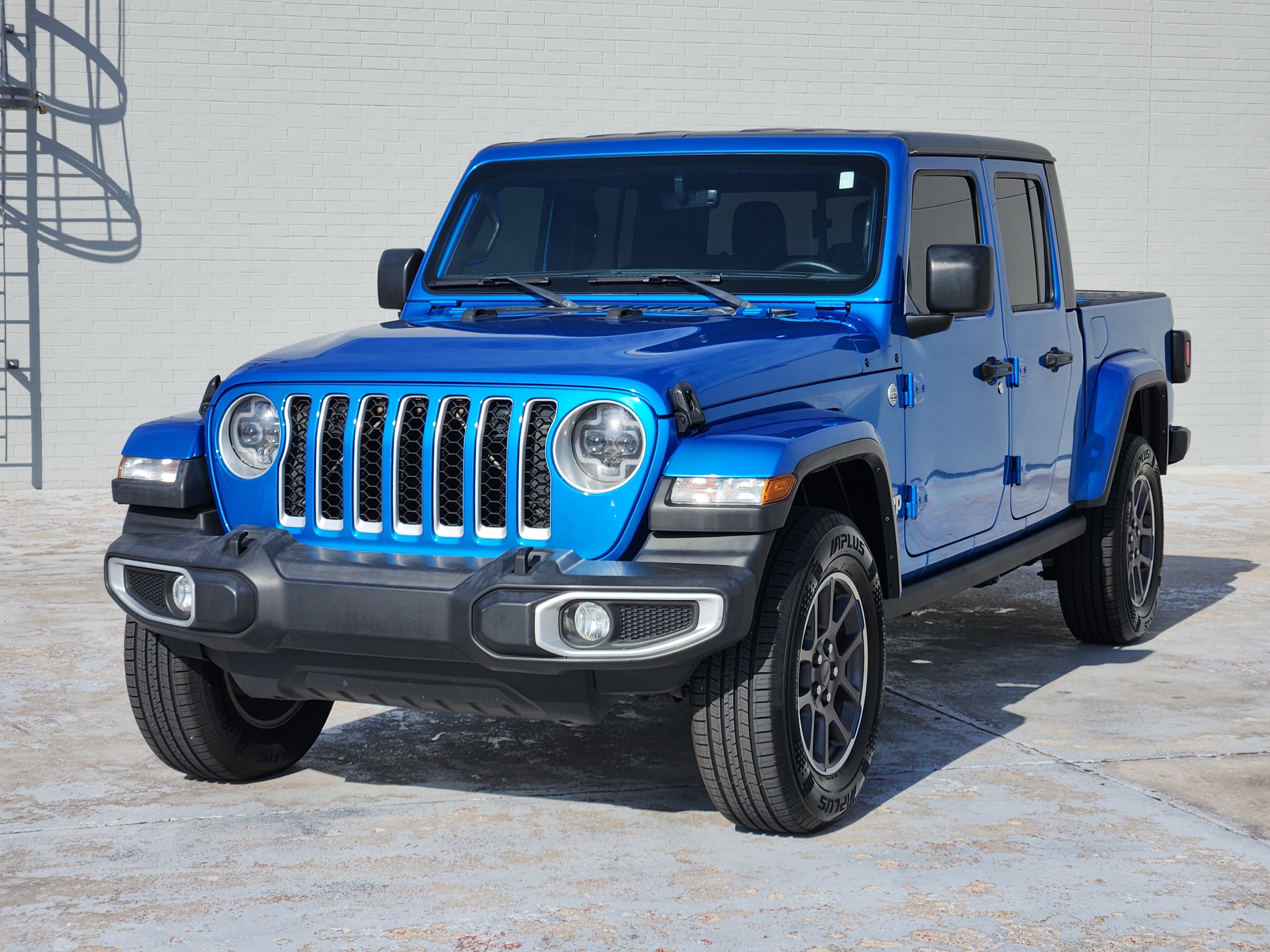 Used 2022 Jeep Gladiator Overland w/ Popular Equipment Package AWD/4WD image 4