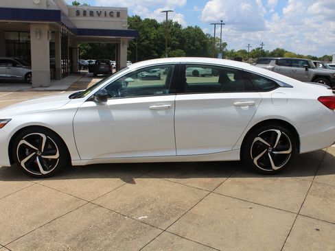 Used 2022 Honda Accord Sport image 7