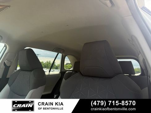 Used 2021 Toyota RAV4 XLE FWD image 22