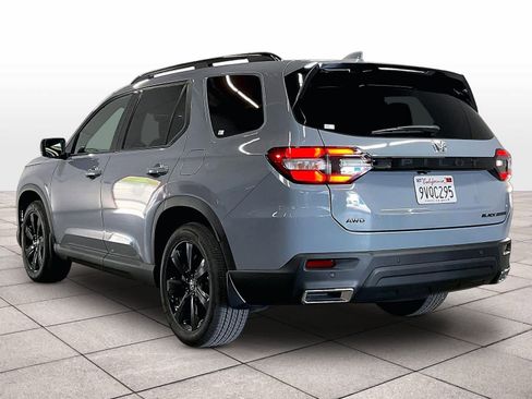Used 2025 Honda Pilot Black Edition image 12
