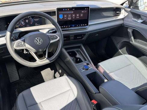 New 2026 Volkswagen Tiguan SE AWD/4WD image 9