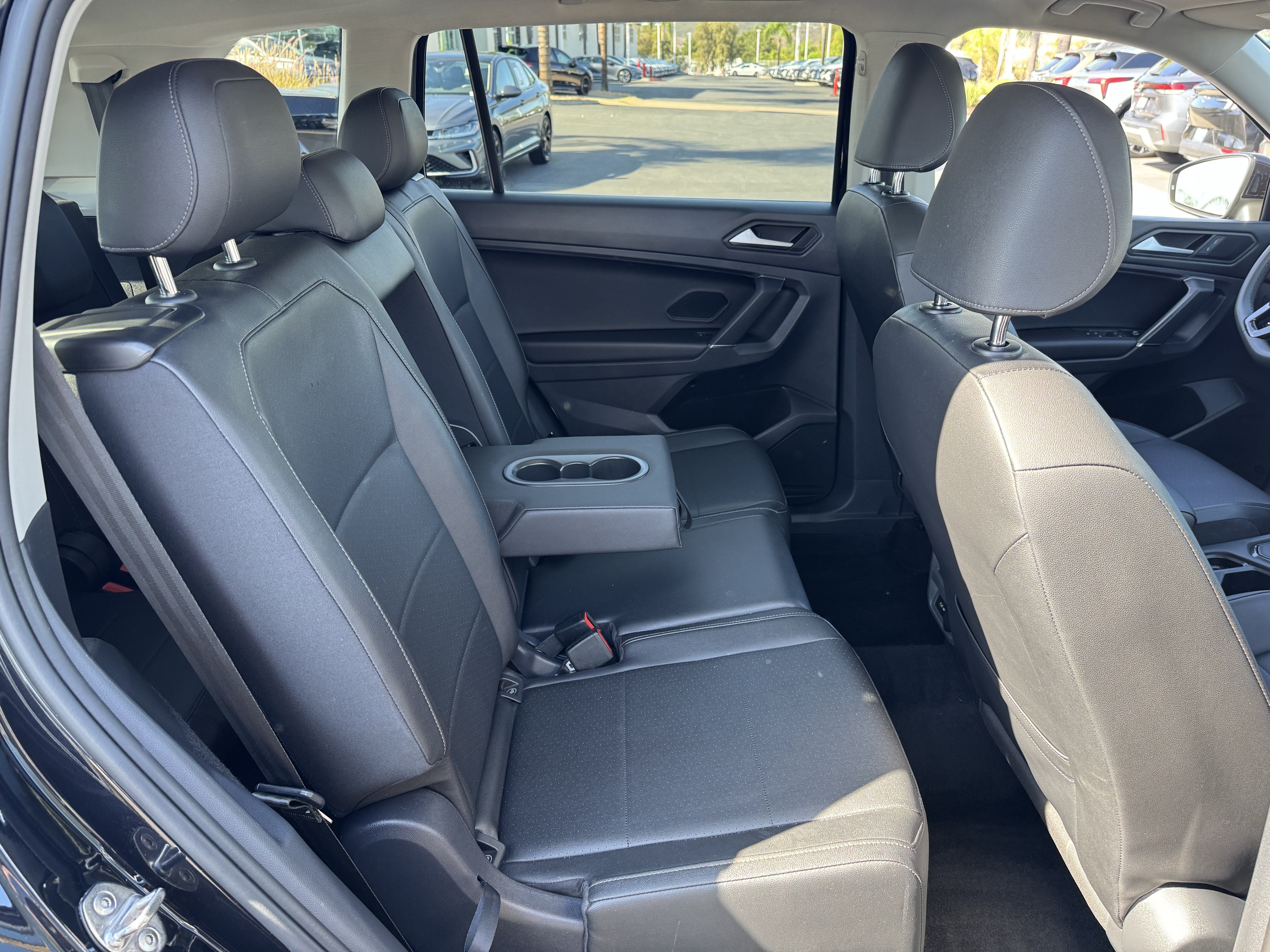 Used 2020 Volkswagen Tiguan SE w/ Panoramic Sunroof Package FWD image 30