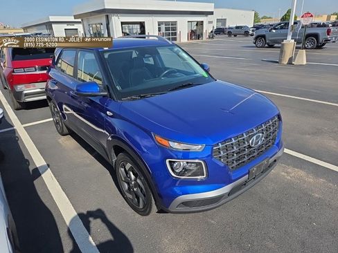 Certified 2023 Hyundai Venue Limited FWD image 8