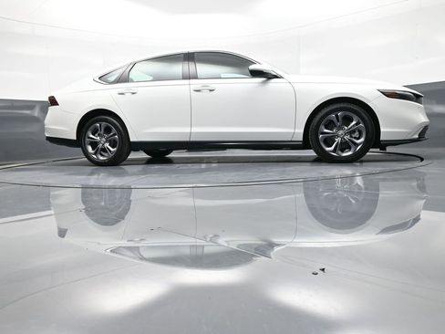 Certified 2024 Honda Accord EX-L image 28